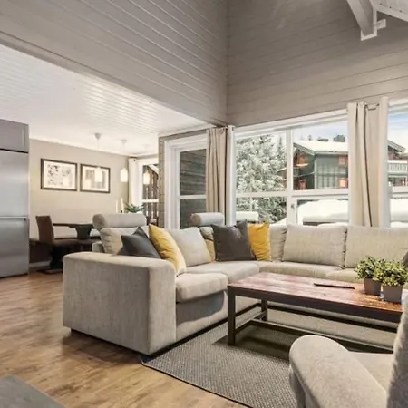 Med Sentral Beliggenhet Nyaraló *